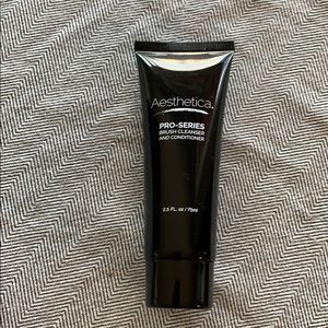Aesthetica Brush cleanser & conditioner - New